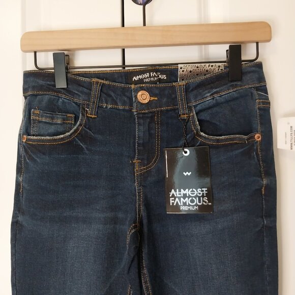 Tilly's Almost Famous Premium Ankle Juniors Jeans - Picture 4 of 8